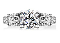 18K White Gold Stunning Engagement Ring